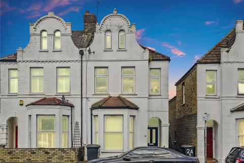 3 bedroom apartment for sale, Buckingham Road, London, N22