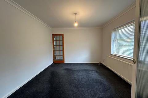 2 bedroom bungalow to rent, Rose Hill, Binfield, RG42
