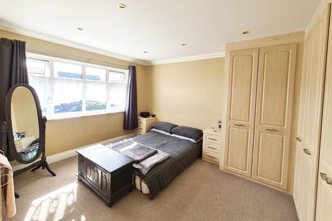 3 bedroom semi-detached house to rent, Raphael Drive, Shoeburyness, Essex