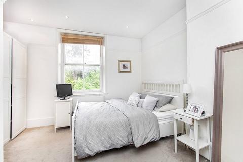 2 bedroom flat to rent, Ferme Park Road, Stroud Green, London N4