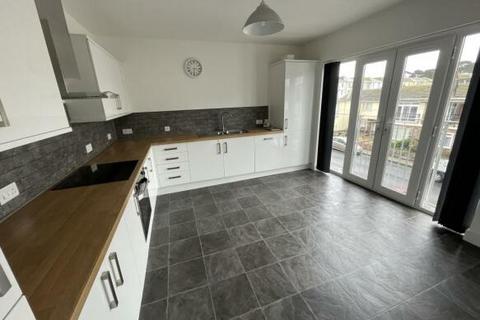 3 bedroom apartment to rent, Adelphi Road, Paignton