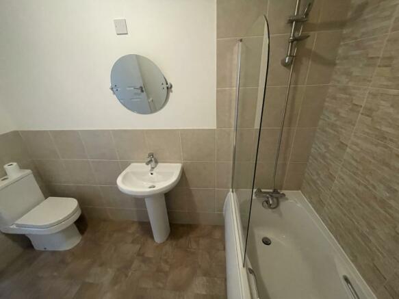 Bathroom 2.jpeg