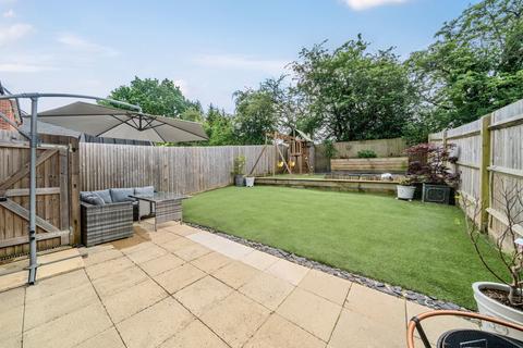 32 Brickwork Avenue, Liphook, GU30 7WP