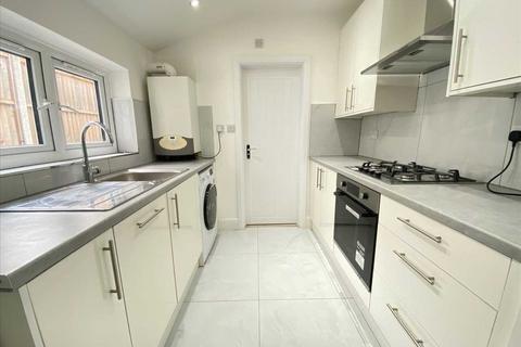 3 bedroom house share to rent, Felix Road, West Ealing, West Ealing