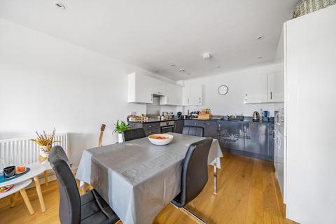 2 bedroom flat for sale, High Street, Brentford