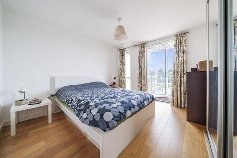 2 bedroom flat for sale, High Street, Brentford