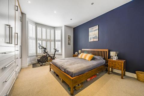 2 bedroom flat for sale, Leppoc Road, Clapham