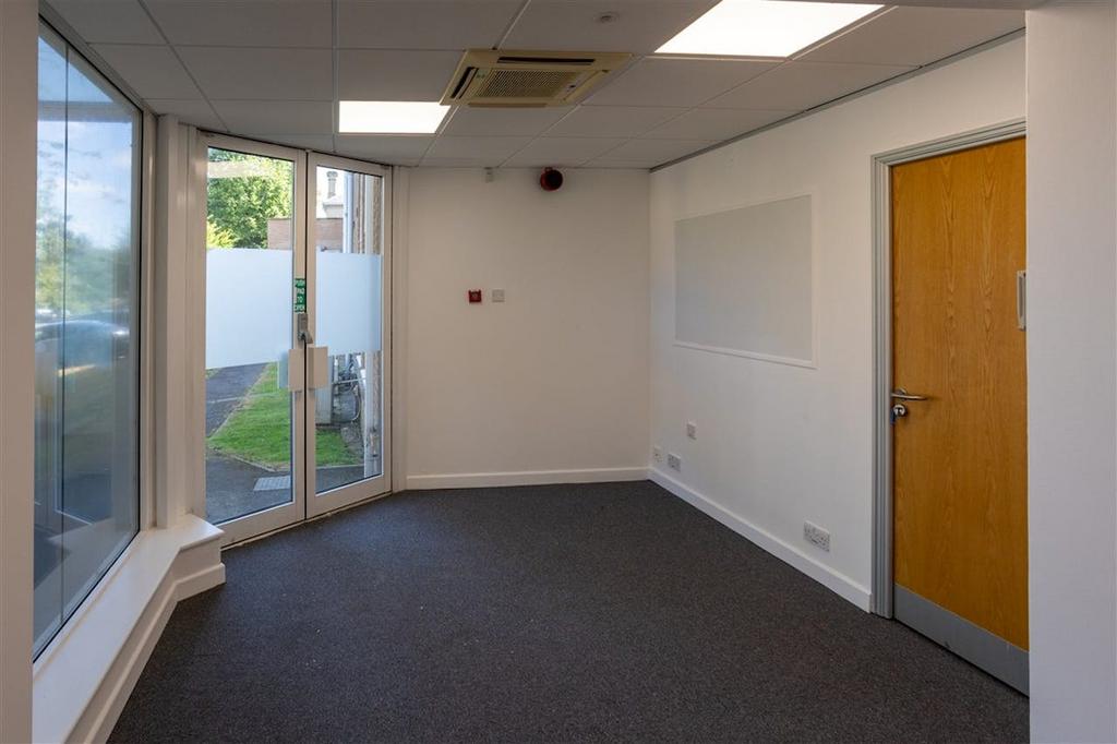 8725  Whittington Hall GROUND 63 Medium.jpg