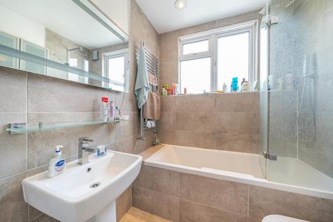 2 bedroom flat for sale, Atherfold Road, Clapham