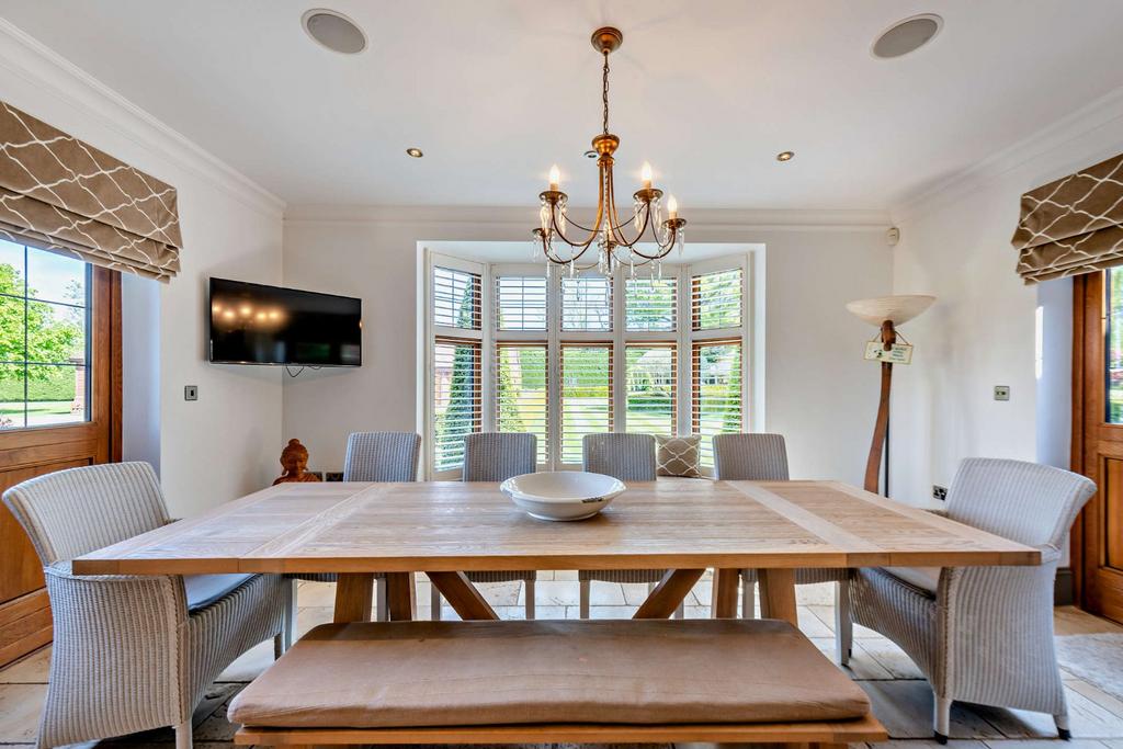 Kitchen/Breakfast Rm