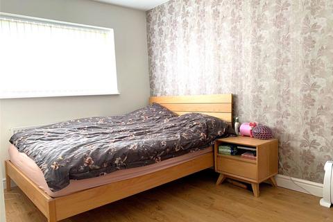54 May Close, Swindon, SN2 1XB