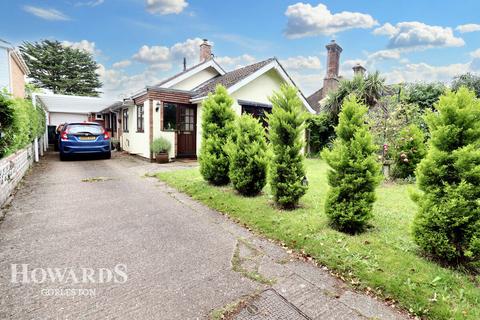 4 bedroom detached bungalow for sale, New Road, Fritton