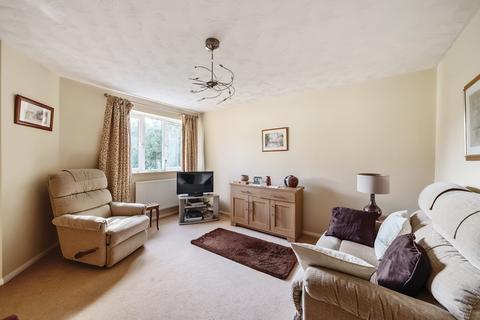 54 Ashlea Meadow, Bishops Cleeve, Cheltenham, GL52 7WG