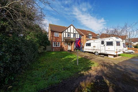 54 Ashlea Meadow, Bishops Cleeve, Cheltenham, GL52 7WG