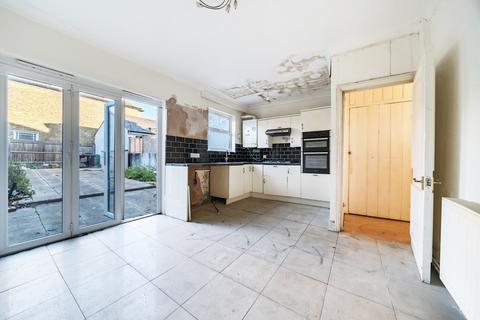 2 bedroom semi-detached house for sale, Blackshaw Road, London SW17