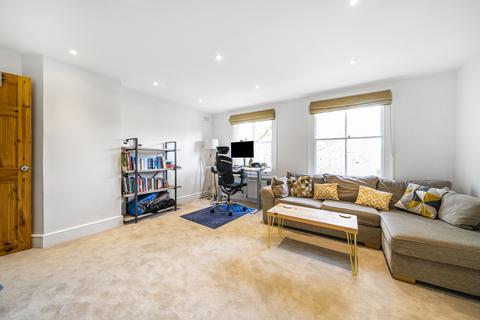 1 bedroom apartment for sale, St. James Terrace, London SW12