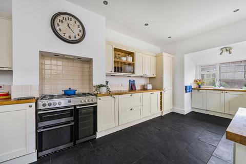 6 Ashley Park, Bristol, BS6 5DX