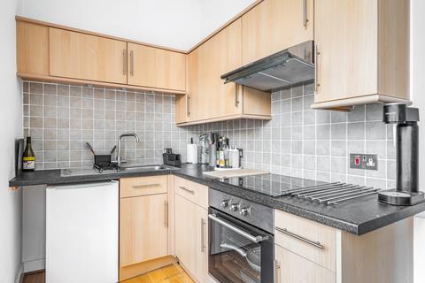 First Floor Flat, 6 Barton Buildings, Bath, BA1 2JR