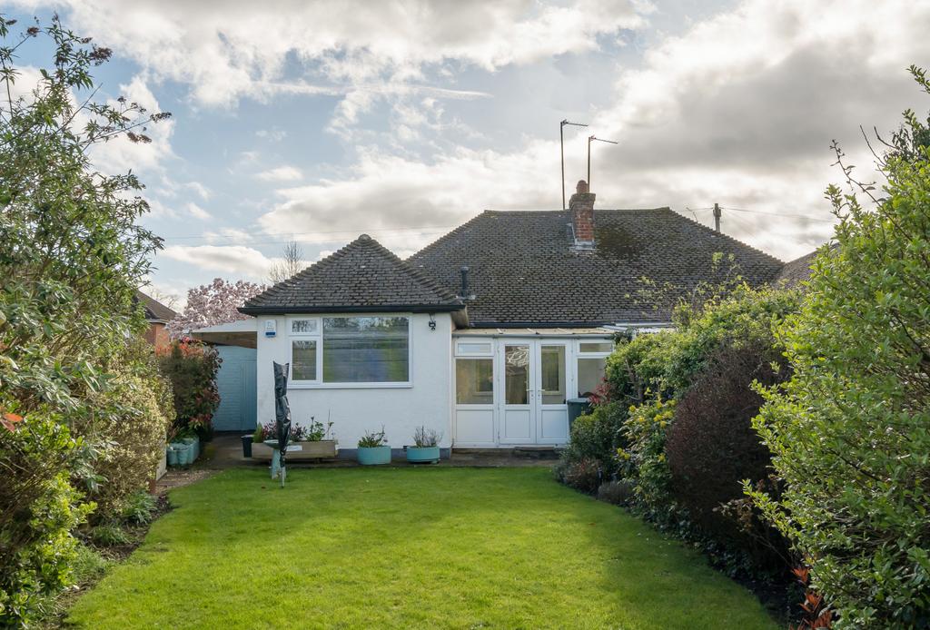 Brooklyn Gardens, Gloucestershire GL51 2 bed bungalow for sale £290,000