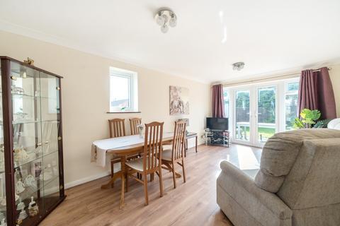 25 Atherstone Close, Cheltenham, GL51 0NX