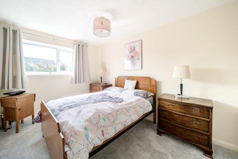 25 Atherstone Close, Cheltenham, GL51 0NX