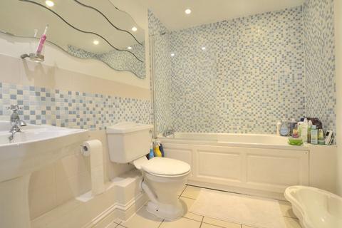 2 bedroom apartment to rent, Spa Road, Gloucestershire GL1