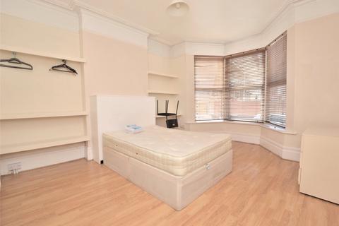 6 bedroom terraced house to rent, Kingsholm Road, GLOUCESTER GL1