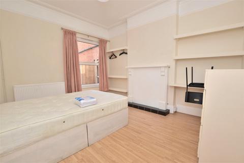 6 bedroom terraced house to rent, Kingsholm Road, GLOUCESTER GL1