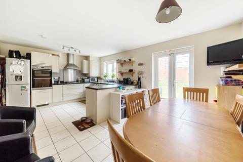 4 bedroom link detached house for sale, Drovers Way, Gloucestershire GL18