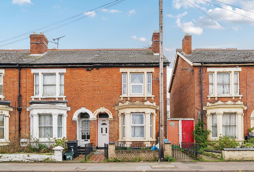 Barton Street, Gloucestershire GL1 3 bed terraced house for sale £190,000