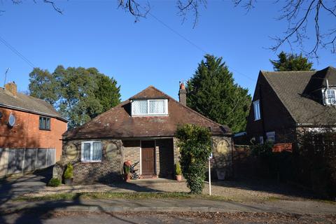 3 bedroom bungalow for sale, Hathersham Close, Smallfield RH6