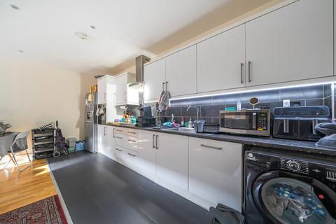 2 bedroom apartment for sale, Albert Road, Surrey RH6