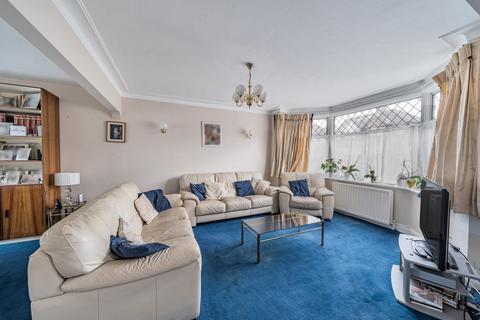 4 bedroom semi-detached house for sale, Kingsbury, London NW9