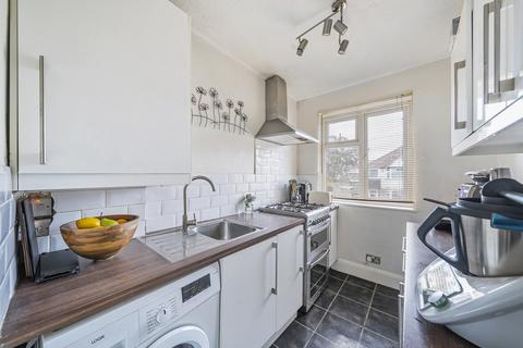 36a Reeves Avenue, London, NW9 8LP