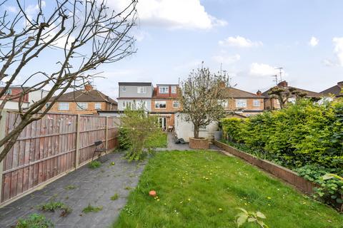 4 bedroom semi-detached house for sale, St. Georges Avenue, London NW9