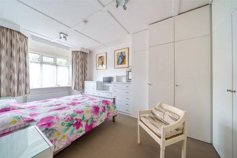26 Tudor Close, London, NW9 8SU