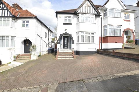 44 Hillside, London, NW9 0NE