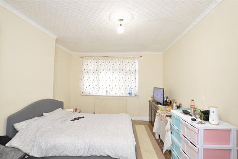 2 bedroom maisonette for sale, Lyne Court, Kingsbury NW9