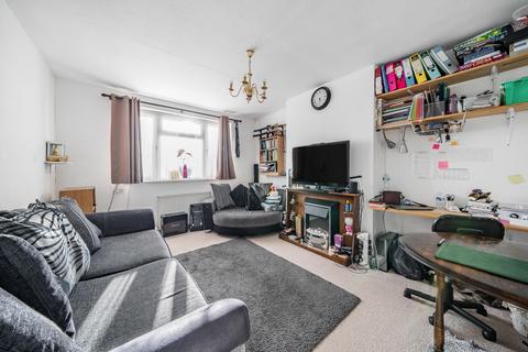 2 bedroom apartment for sale, Haydon Close, London NW9