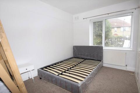 2 bedroom maisonette to rent, Kingsbury, London NW9