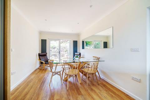 5 Highlands Road, Long Ashton, Bristol, BS41 9EN