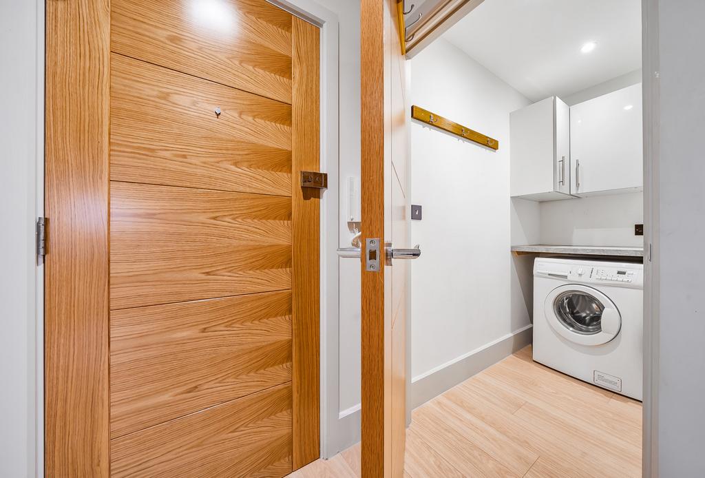Hallway/Utility Room