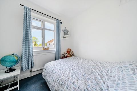 9 Mead Close, Cheltenham, GL53 7DX