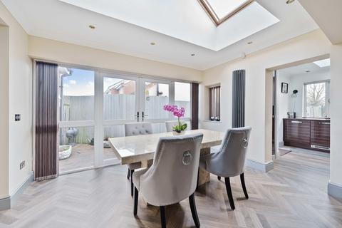 139 Bath Road, Longwell Green, Bristol, BS30 9DD