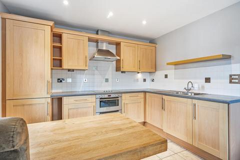 2 bedroom flat for sale, Martell Road, London