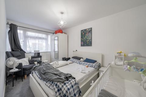 94 Brookfields Avenue, Mitcham, CR4 4BT