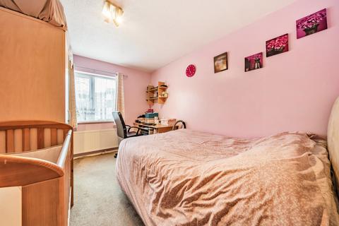 2 bedroom apartment for sale, MITCHAM, Surrey CR4