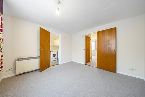 4 Summerhill Way, Mitcham, CR4 2NJ