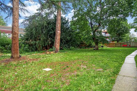 23 The Holt, Morden, SM4 5AP