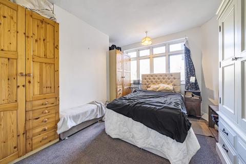 2 bedroom maisonette for sale, Wandle Road, Morden SM4